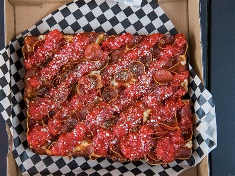 Moto pizza - 3773 30th Street. San Diego, CA 92104. (619) 853-4312. 11:00 AM – 11:00 PM Sun-Thurs. 11:00 AM – 2:00 AM Fri & Sat. Last Delivery is half an hour prior to closing. BEER & WINE!! North Park is not only one of San Diego’s oldest, hippest, and most diverse neighborhoods- It’s a culinary destination! Located in the heart of North Park, Mr ... 